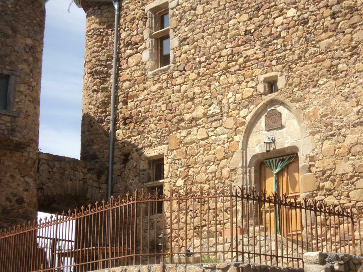 Le Donjon De La Reine Margot Beaumont (Haute-Loire) Exterior foto